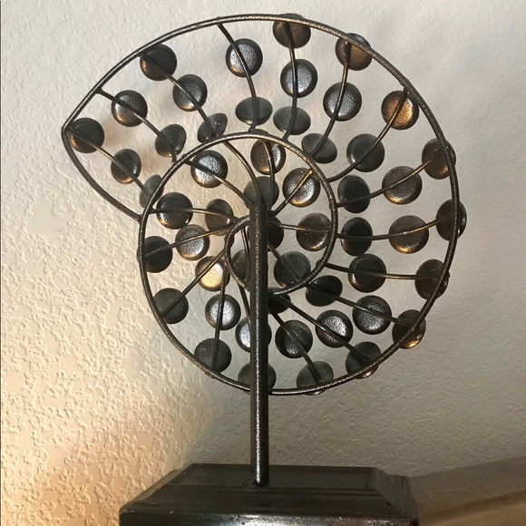 Shell Design Decor - Picture 2 of 2